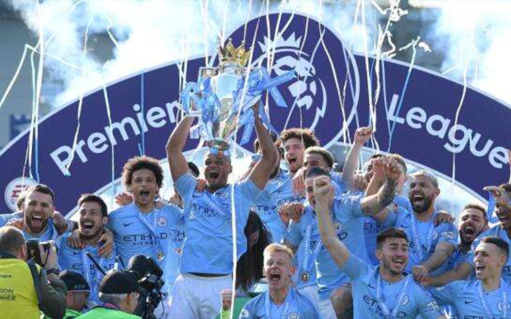 到足球的魅 到足球的魅